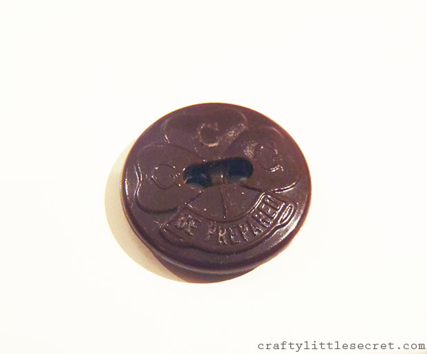 vintage brownie button