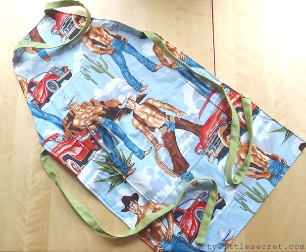 Crafty Little Secret - DIY Apron Tutorial - www.craftylittlesecret.com