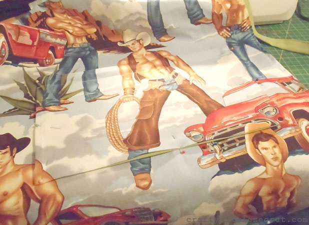 Crafty Little Secret - DIY Apron Tutorial - www.craftylittlesecret.com