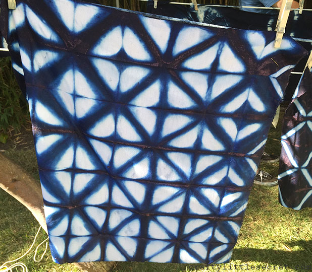 Shibori Napkins - Crafty Little Secret - www.craftylittlesecret.com